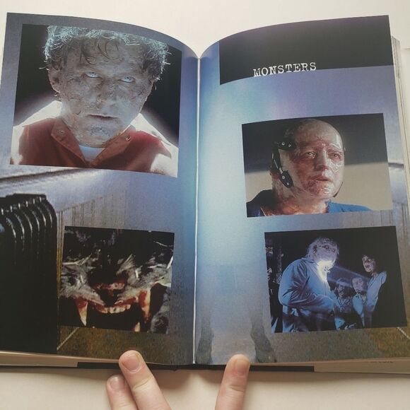 TRUST NO ONE : THE X-Files Book (1996) - Picture 3 of 7